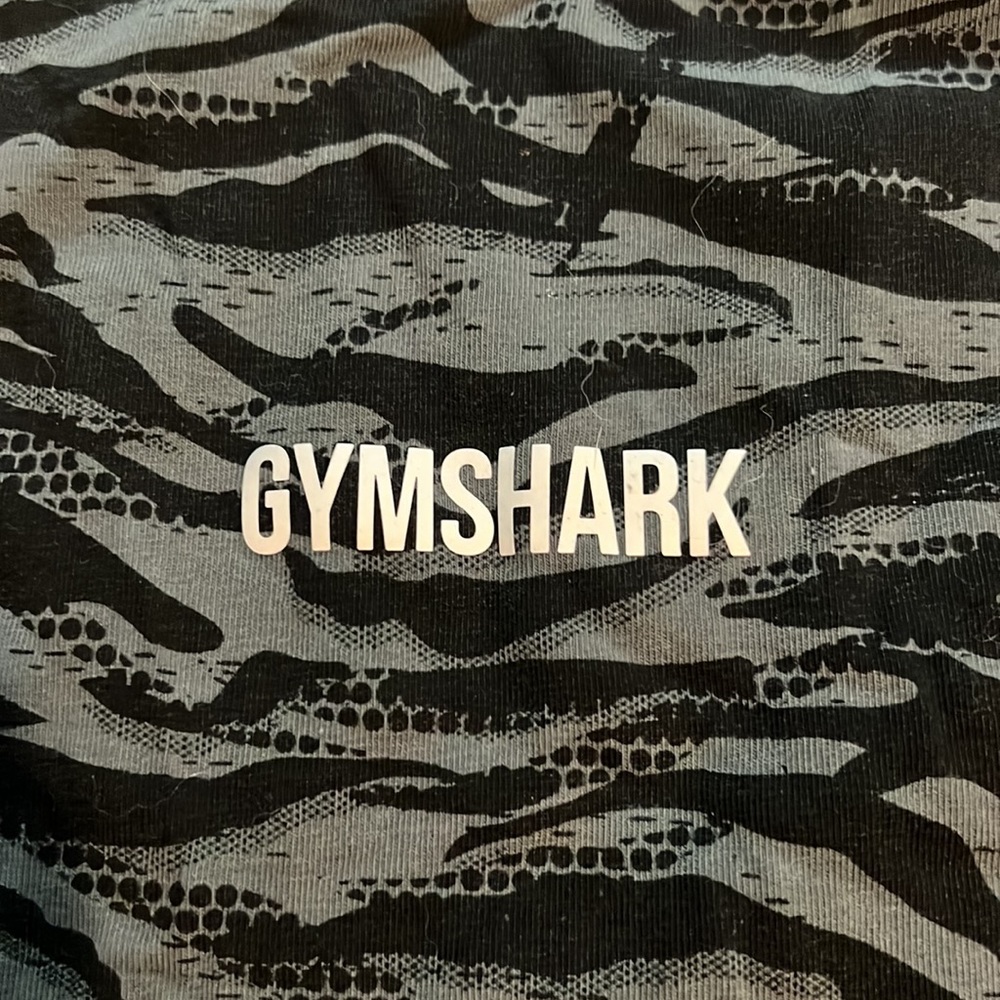 GYMSHARK CROP TOP SIZE SMALL - Picture 2 of 3
